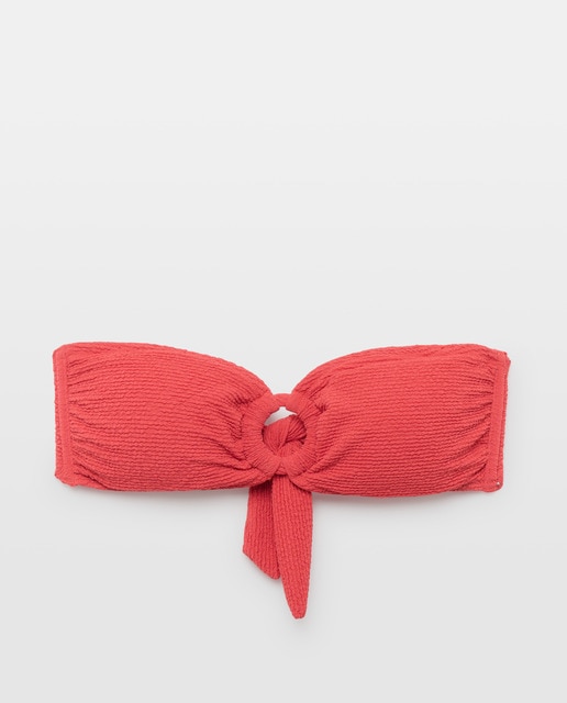 Énfasis - Top de bikini bandeau con textura y detalle de anilla.