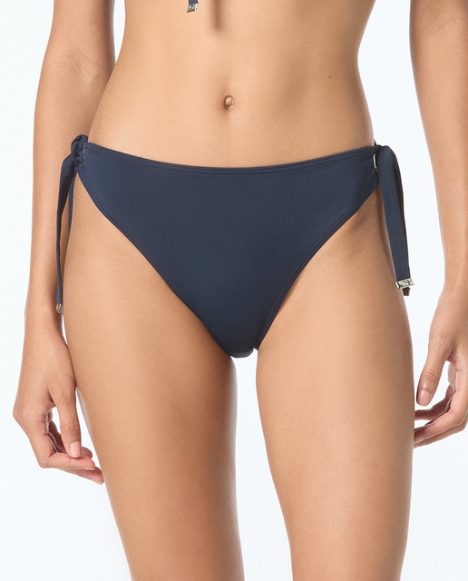 Michael Kors - Slip liso con lazos y argollas laterales.