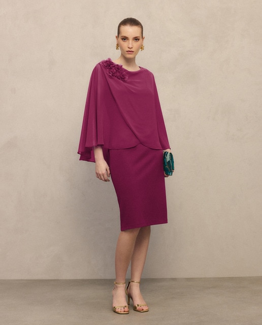 Woman Fiesta El Corte Inglés - Vestido corto elástico capelina abierta con flor.