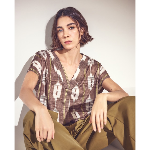 Woman El Corte Inglés - Camiseta manga corta de mujer con cuello pico y pliegue.