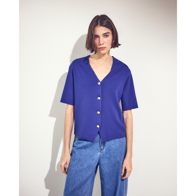 Woman El Corte Inglés - Chaqueta de mujer con escote pico y botones dorados.