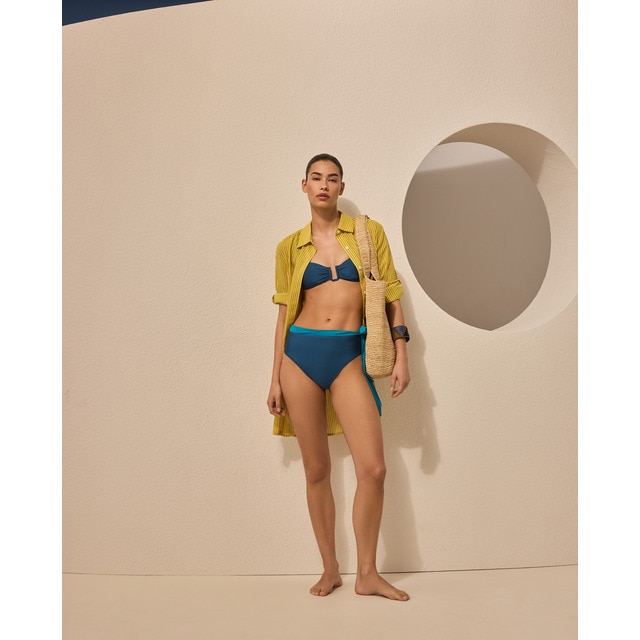 Énfasis - Braga alta de bikini con detalle de lazo.