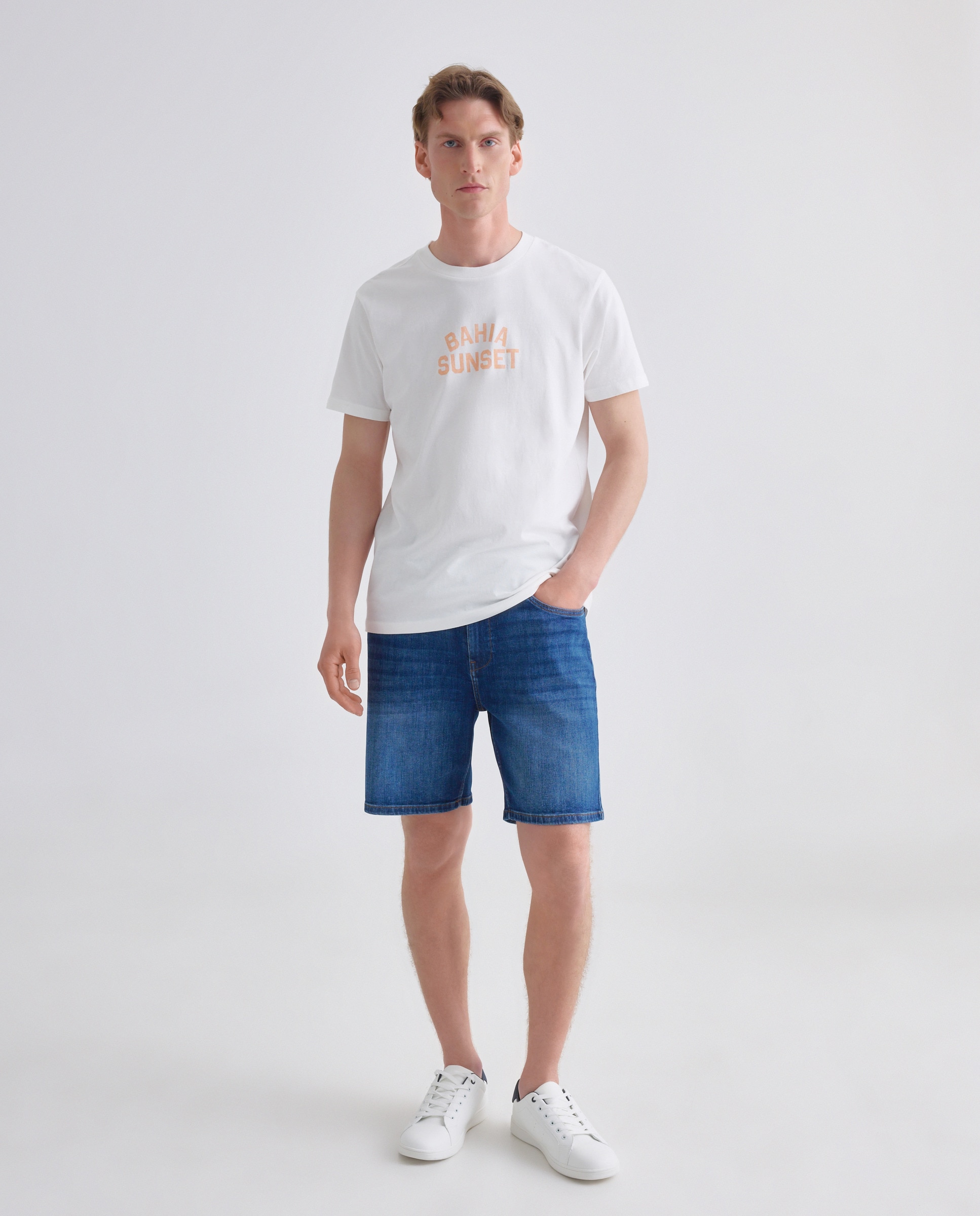 Imagen 0 de Bermuda hombre denim slim fit