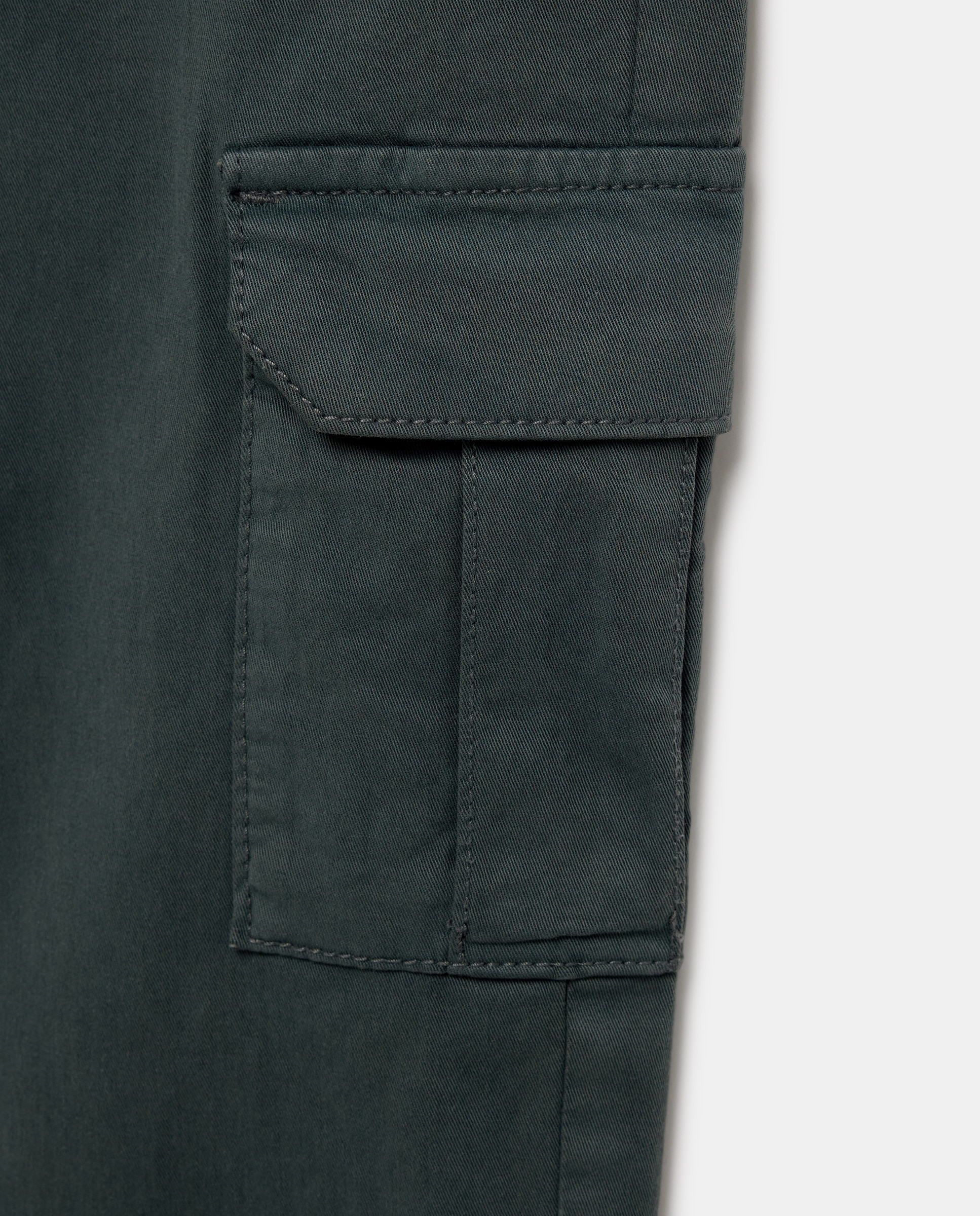 Pantalón de niño cargo 580 Musgo-3