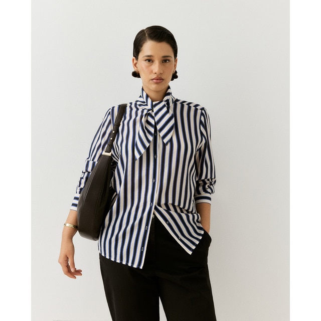 Couchel - Blusa manga larga de mujer en tencel con detalle de lazada.