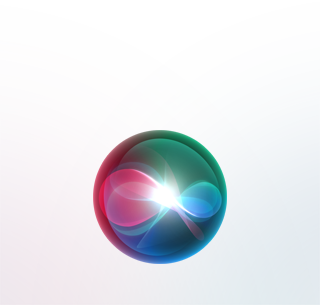 La pantalla muestra el icono de Siri debajo de una petición.